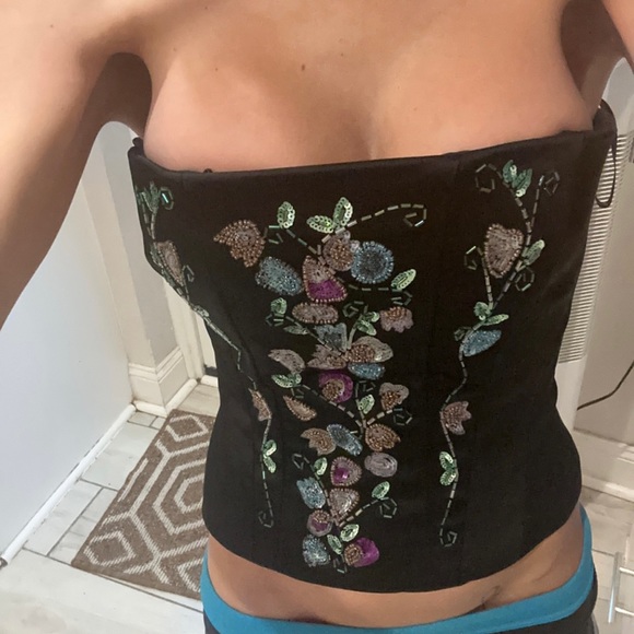 Super HOT 🥵 Nicole Miller corset top hand beaded lace up - Picture 3 of 5
